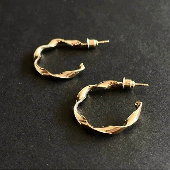 Twisted Gold Hoop Fashion Earrings - NWT - Picture 7 of 8